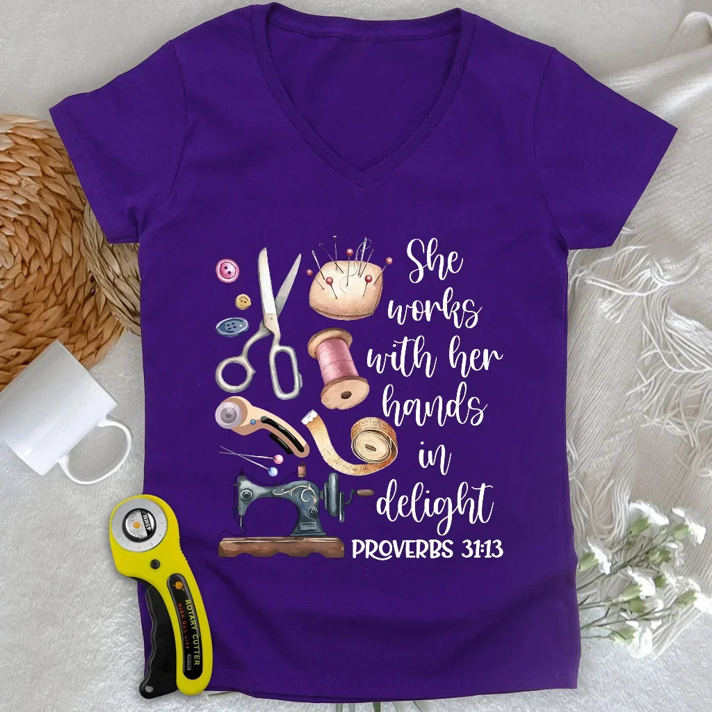 Work In Delight Lady V-neck