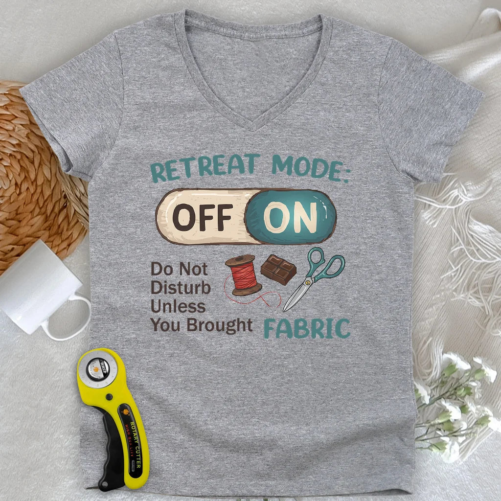 Retreat Mode: ON Lady V-neck