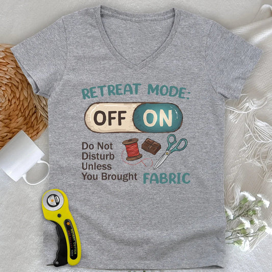 Retreat Mode: ON Lady V-neck