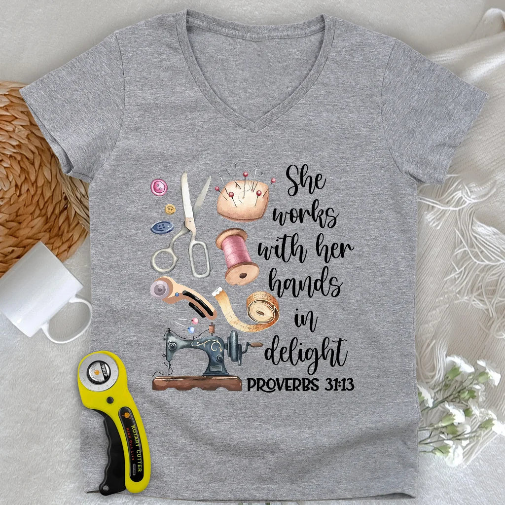 Work In Delight Lady V-neck