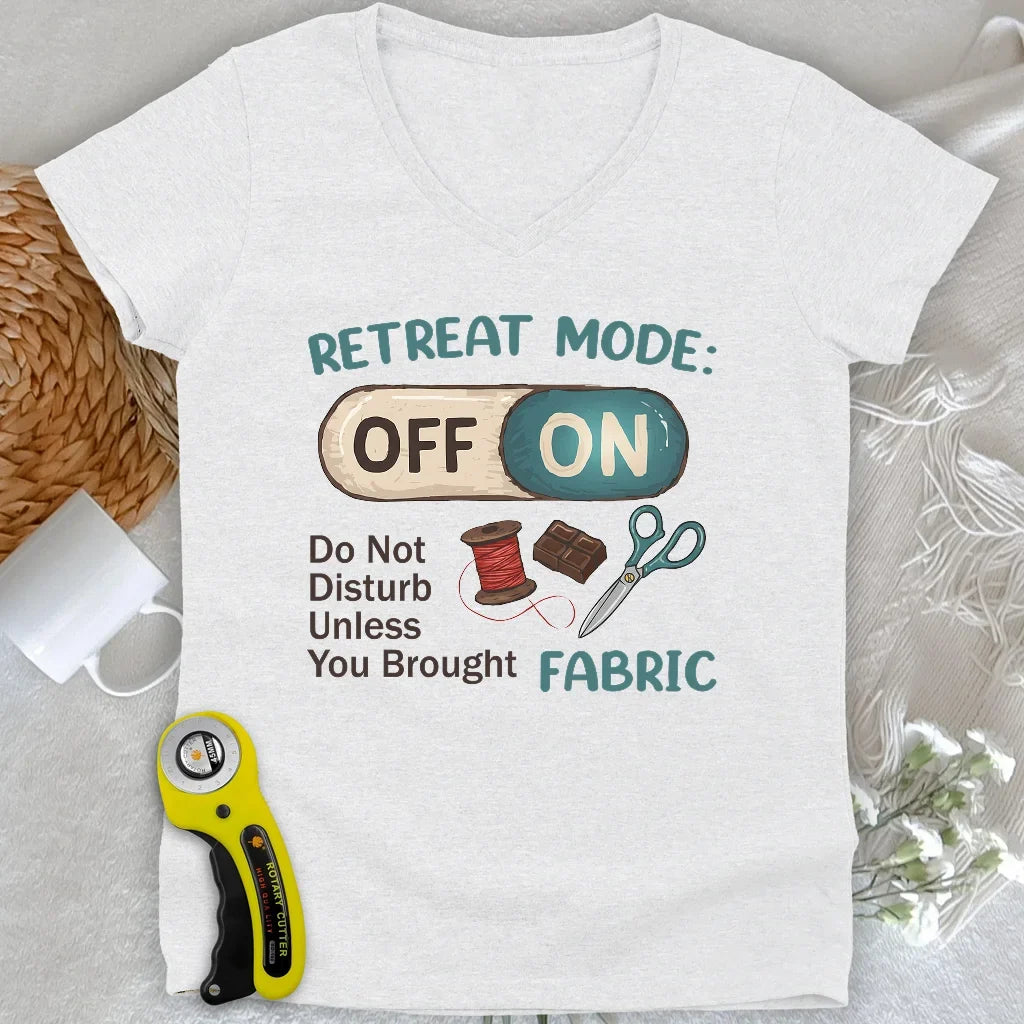 Retreat Mode: ON Lady V-neck